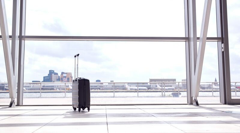 unattended-suitcase-posing-security-threat-in-airport